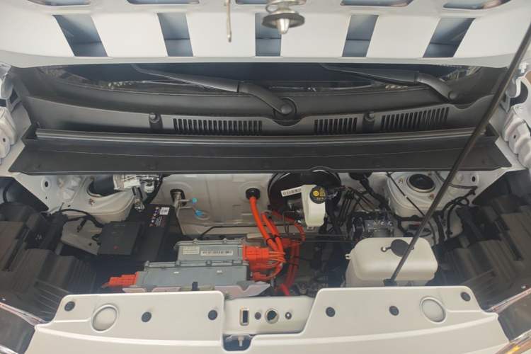 Used Wuling Zhiguang New Energy 2025 Model 305km Ambitious Edition Engine Bay