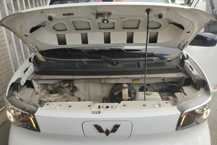 Used Wuling Zhiguang New Energy 2025 Standard Model Engine Bay