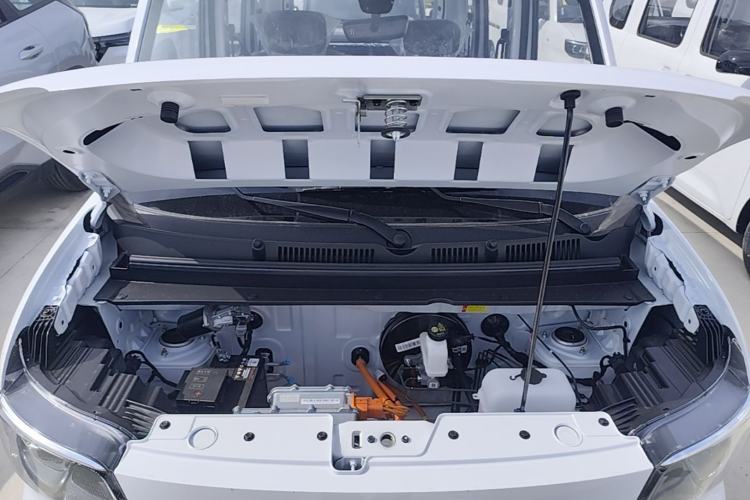 Used Wuling Zhiguang New Energy 2025 Model 305km Ambitious Edition Engine Bay
