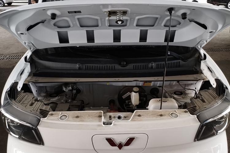 Used Wuling Zhiguang New Energy 2025 Model 305km Ambitious Edition Engine Bay