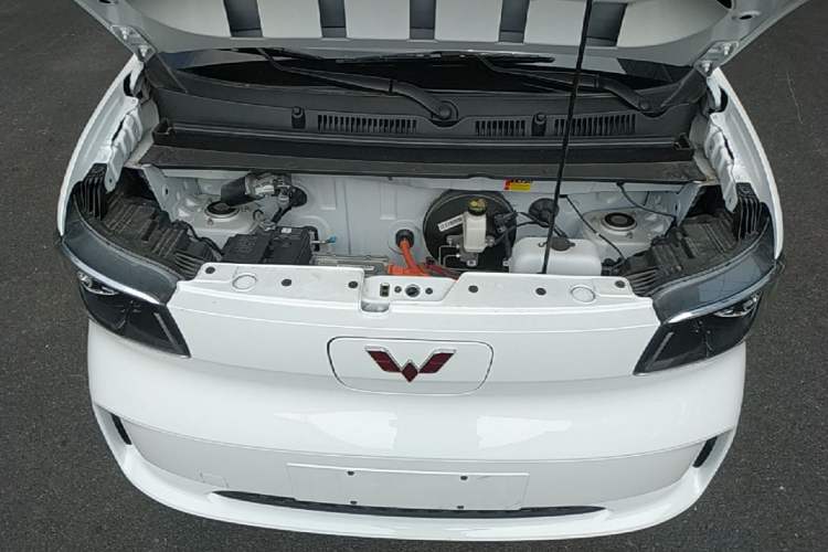 Used Wuling Zhiguang New Energy 2025 Model 305km Ambitious Edition Engine Bay