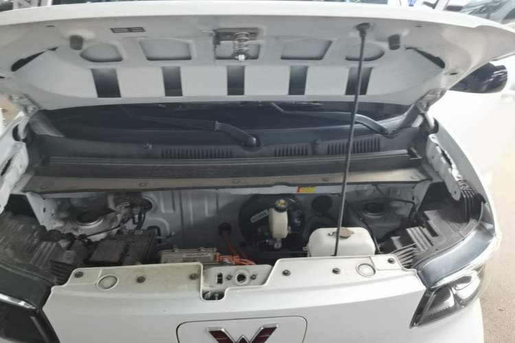 Used Wuling Zhiguang New Energy 2025 Standard Model Engine Bay