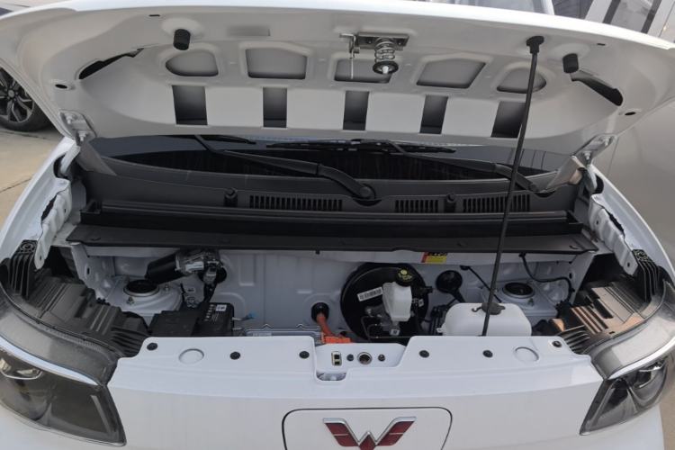 Used Wuling Zhiguang New Energy 2025 Model 305km Ambitious Edition Engine Bay