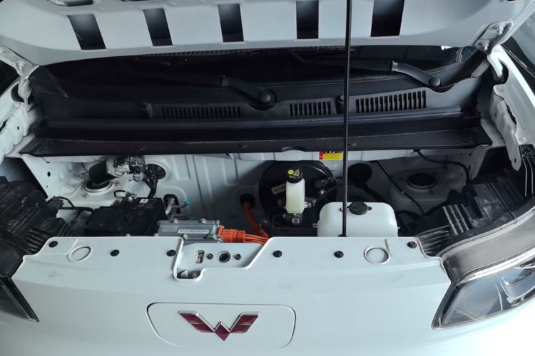 Used Wuling Zhiguang New Energy 2025 Model 305km Ambitious Edition Engine Bay