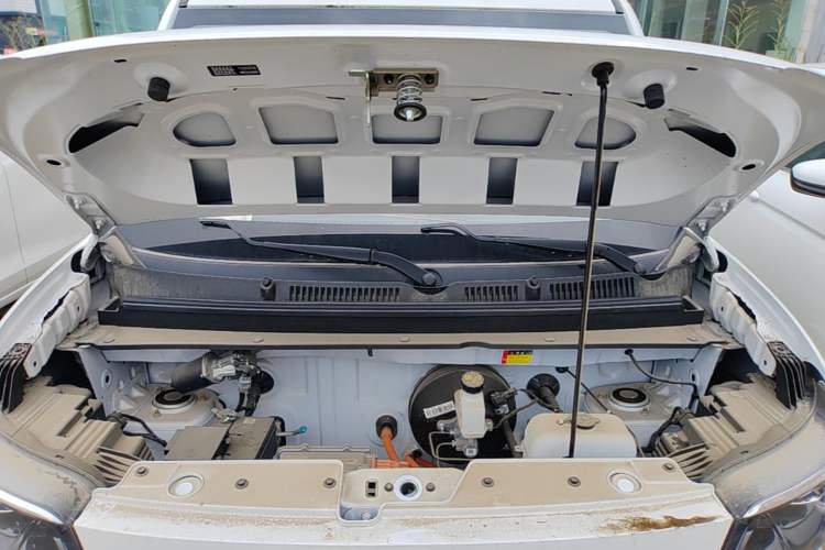 Used Wuling Zhiguang New Energy 2025 Model 305km Ambitious Edition Engine Bay