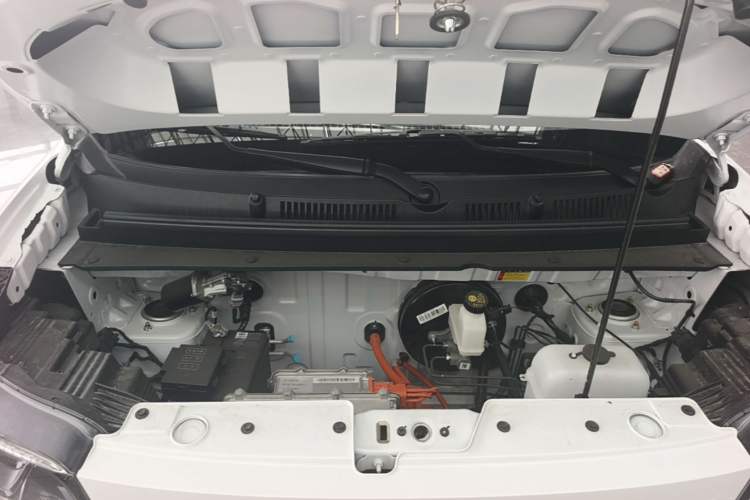 Used Wuling Zhiguang New Energy 2025 Standard Model Engine Bay