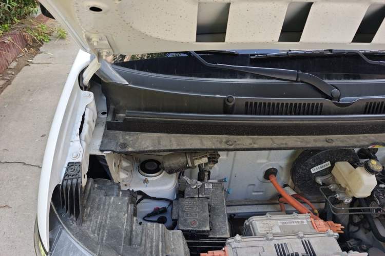 Used Wuling Zhiguang New Energy 2025 Standard Model Engine Bay Right