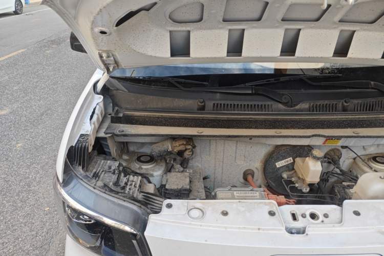 Used Wuling Zhiguang New Energy 2025 Model 305km Ambitious Edition Engine Bay Right