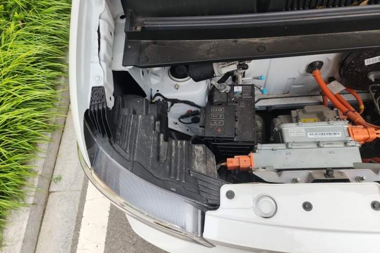 Used Wuling Zhiguang New Energy 2025 Model 305km Ambitious Edition Engine Bay Right