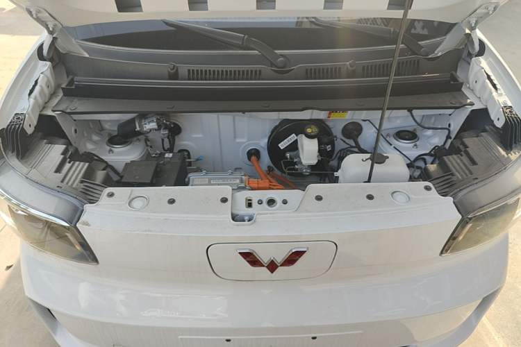 Used Wuling Zhiguang New Energy 2025 Model 305km Ambitious Edition Engine Bay