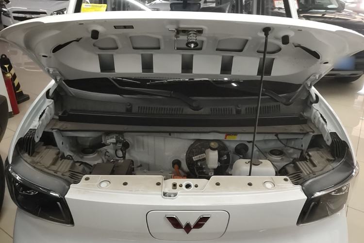 Used Wuling Zhiguang New Energy 2025 Model 305km Ambitious Edition Engine Bay