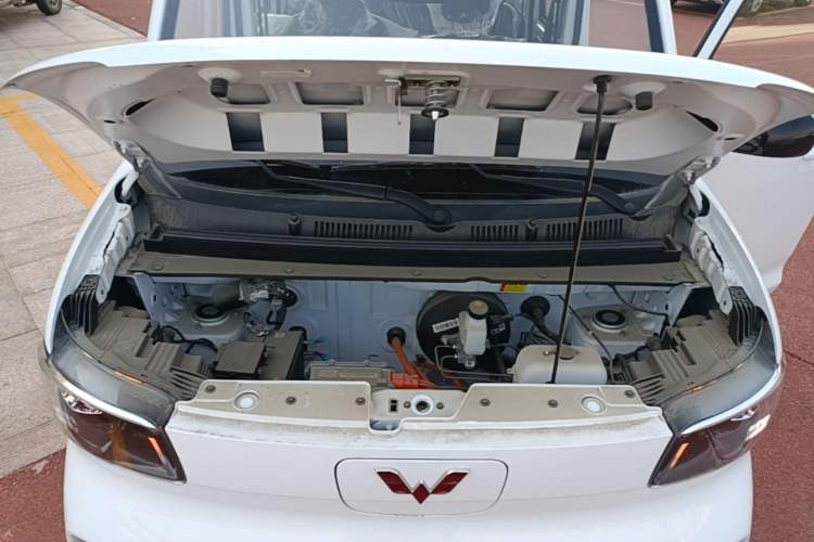 Used Wuling Zhiguang New Energy 2025 Model 305km Ambitious Edition Engine Bay