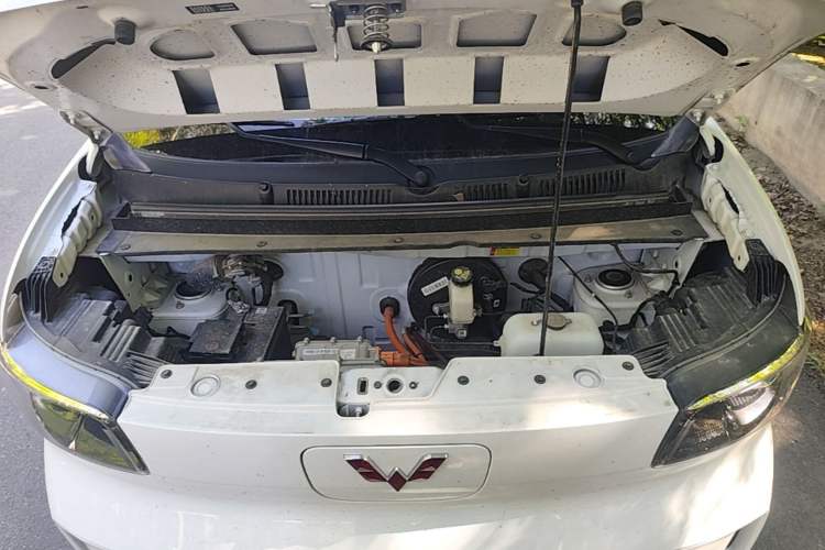 Used Wuling Zhiguang New Energy 2025 Standard Model Engine Bay