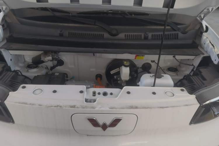 Used Wuling Zhiguang New Energy 2025 Model 305km Ambitious Edition Engine Bay