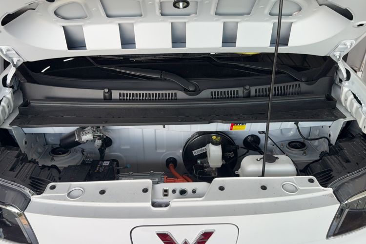 Used Wuling Zhiguang New Energy 2025 Model 305km Ambitious Edition Engine Bay
