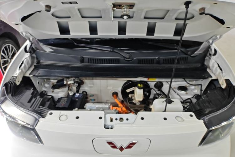 Used Wuling Zhiguang New Energy 2025 Standard Model Engine Bay