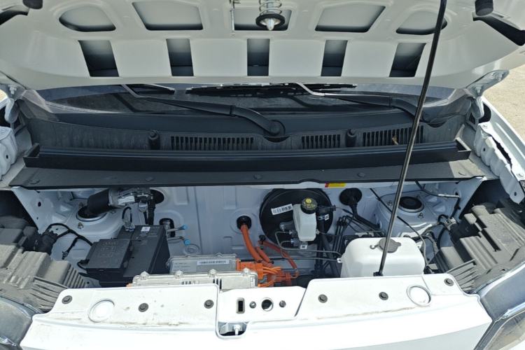 Used Wuling Zhiguang New Energy 2025 Standard Model Engine Bay