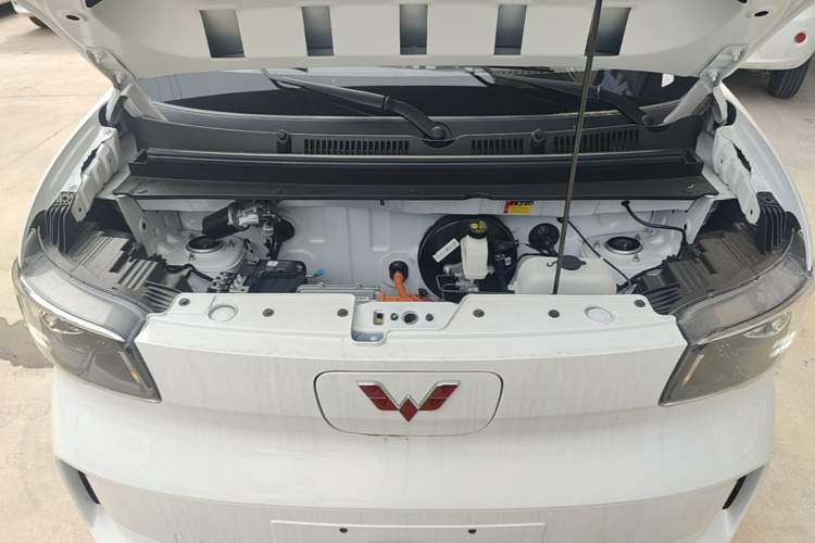 Used Wuling Zhiguang New Energy 2025 Model 305km Ambitious Edition Engine Bay