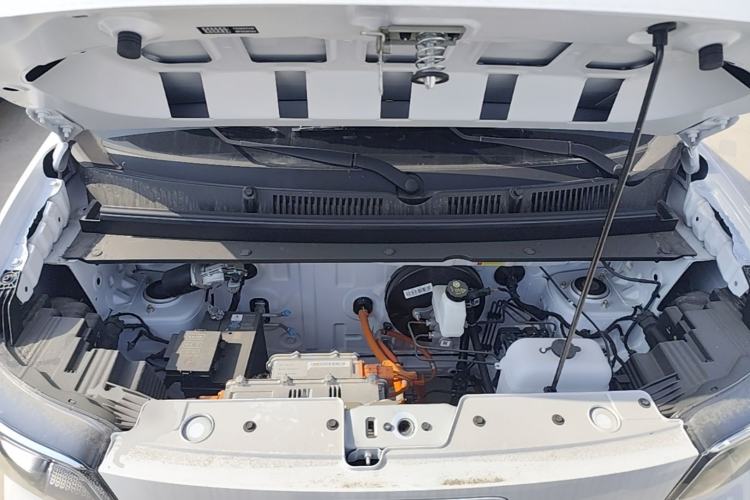 Used Wuling Zhiguang New Energy 2025 Standard Model Engine Bay
