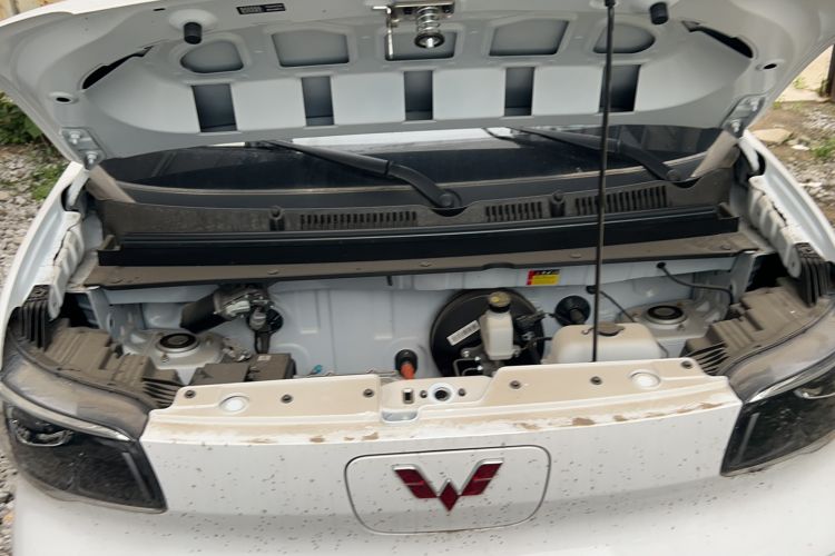 Used Wuling Zhiguang New Energy 2025 Model 305km Ambitious Edition Engine Bay