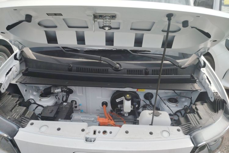 Used Wuling Zhiguang New Energy 2025 Model 305km Ambitious Edition Engine Bay