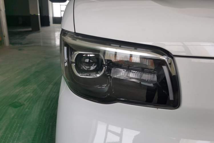 Used Wuling Zhiguang New Energy 2025 Model 305km Ambitious Edition Exterior 1