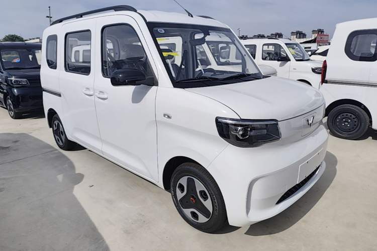 Used Wuling Zhiguang New Energy 2025 Model 305km Ambitious Edition Exterior 1