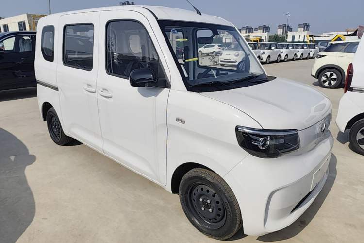 Used Wuling Zhiguang New Energy 2025 Standard Model Exterior 1