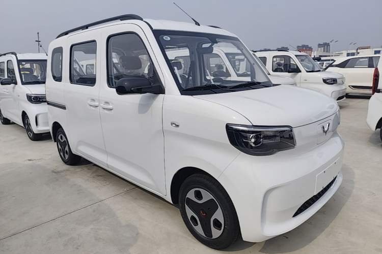 Used Wuling Zhiguang New Energy 2025 Model 305km Ambitious Edition Exterior 1