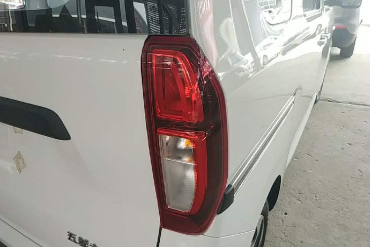 Used Wuling Zhiguang New Energy 2025 Model 305km Ambitious Edition Exterior 3