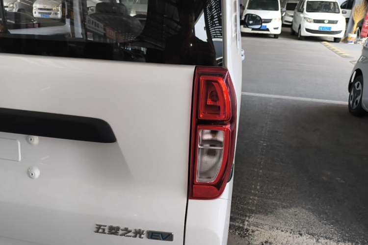 Used Wuling Zhiguang New Energy 2025 Model 305km Ambitious Edition Exterior 3