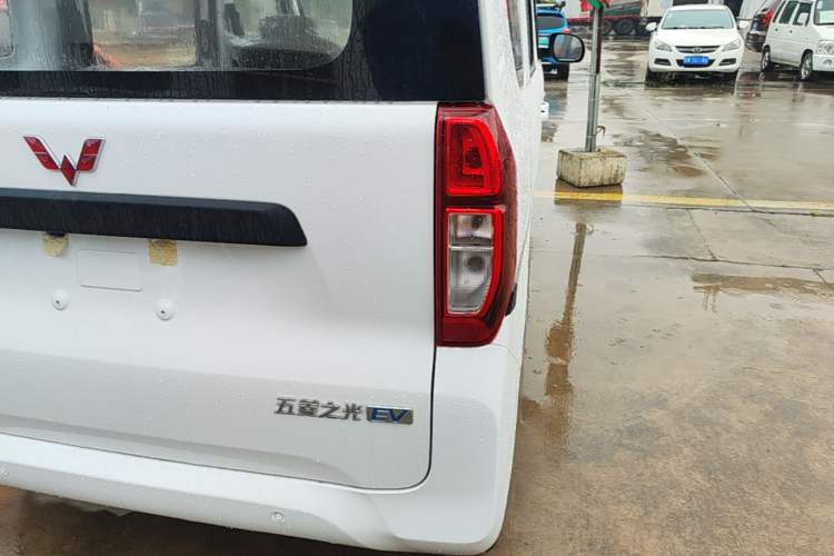 Used Wuling Zhiguang New Energy 2025 Model 305km Ambitious Edition Exterior 3