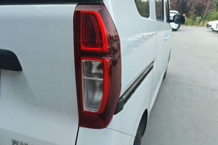 Used Wuling Zhiguang New Energy 2025 Standard Model Exterior 3