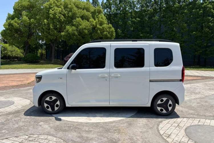 Used Wuling Zhiguang New Energy 2025 Comfort Model Exterior 3