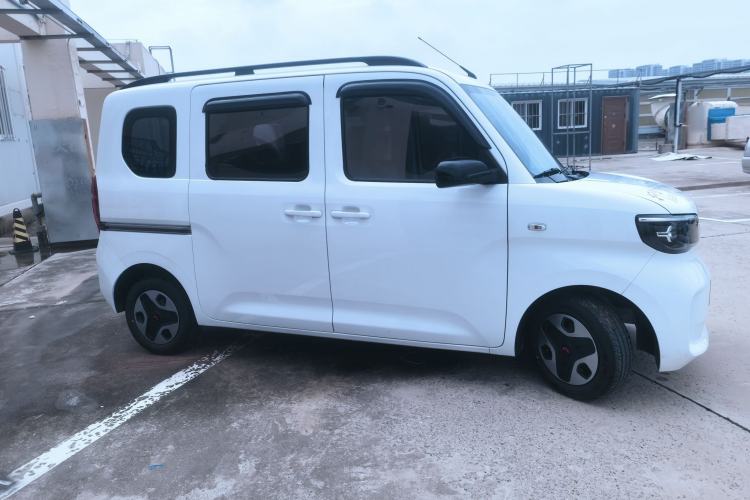 Used Wuling Zhiguang New Energy 2025 Model 305km Ambitious Edition Exterior 4