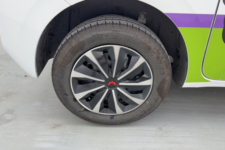 Used Wuling Zhiguang New Energy 2025 Model 305km Ambitious Edition Exterior 4