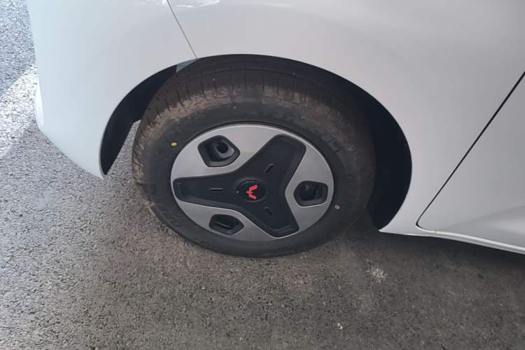 Used Wuling Zhiguang New Energy 2025 Model 305km Ambitious Edition Exterior 4