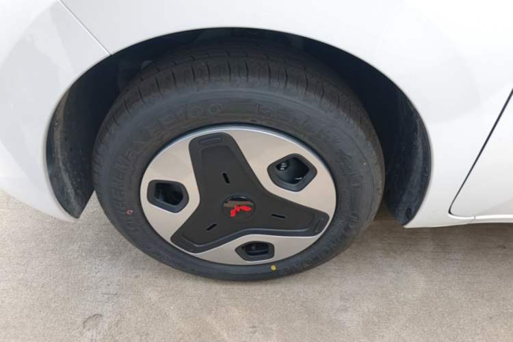 Used Wuling Zhiguang New Energy 2025 Model 305km Ambitious Edition Exterior 4