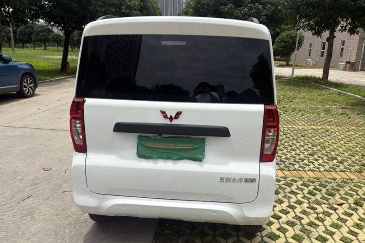 Used Wuling Zhiguang New Energy 2025 Model 305km Ambitious Edition Exterior 5