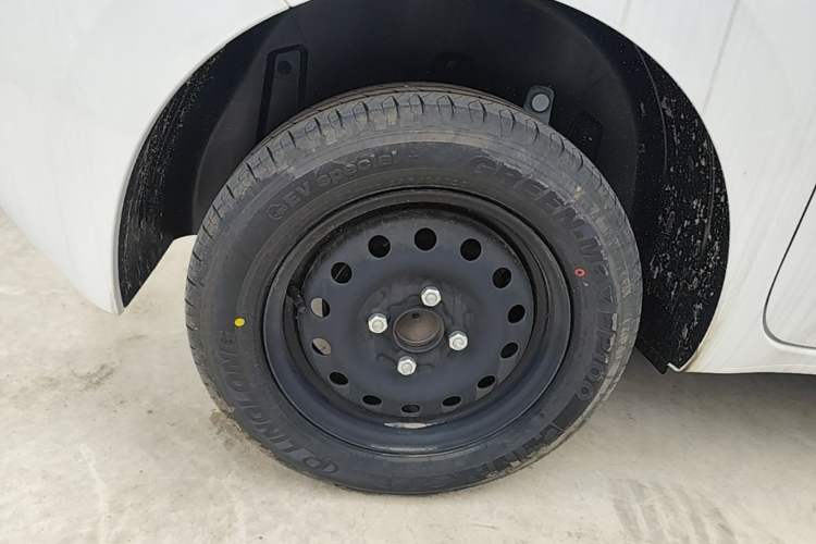 Used Wuling Zhiguang New Energy 2025 Standard Model Exterior 5