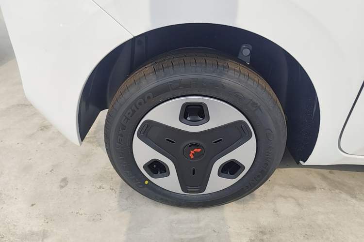 Used Wuling Zhiguang New Energy 2025 Model 305km Ambitious Edition Exterior 5