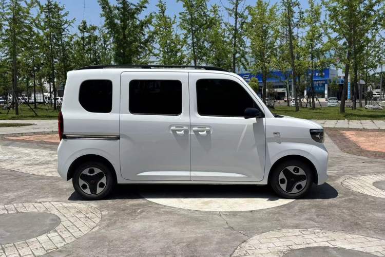 Used Wuling Zhiguang New Energy 2025 Comfort Model Exterior 6