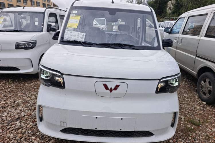 Used Wuling Zhiguang New Energy 2025 Model 305km Ambitious Edition Front