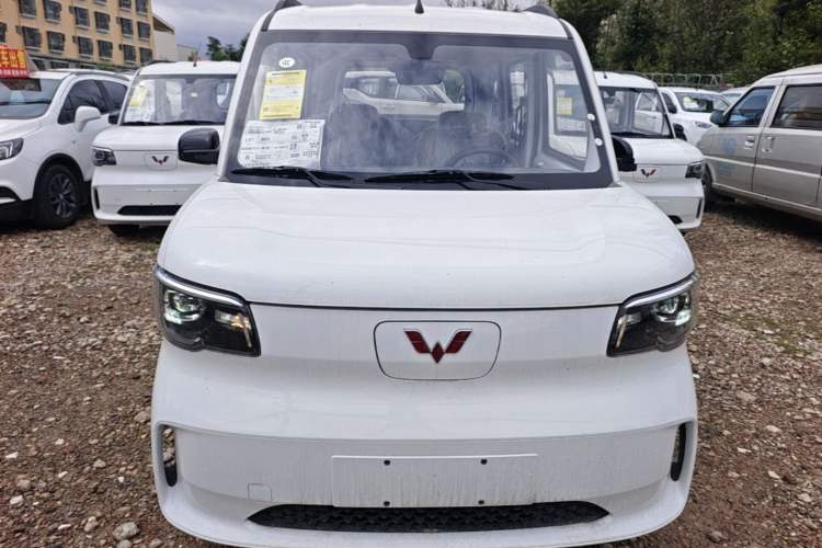 Used Wuling Zhiguang New Energy 2025 Model 305km Ambitious Edition Front
