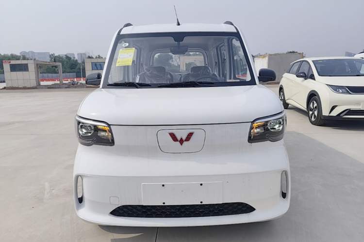 Used Wuling Zhiguang New Energy 2025 Model 305km Ambitious Edition Front