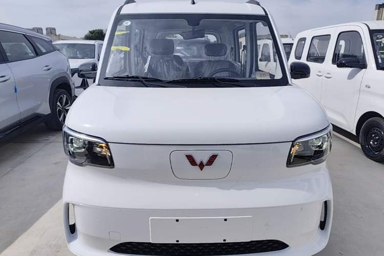 Used Wuling Zhiguang New Energy 2025 Model 305km Ambitious Edition Front