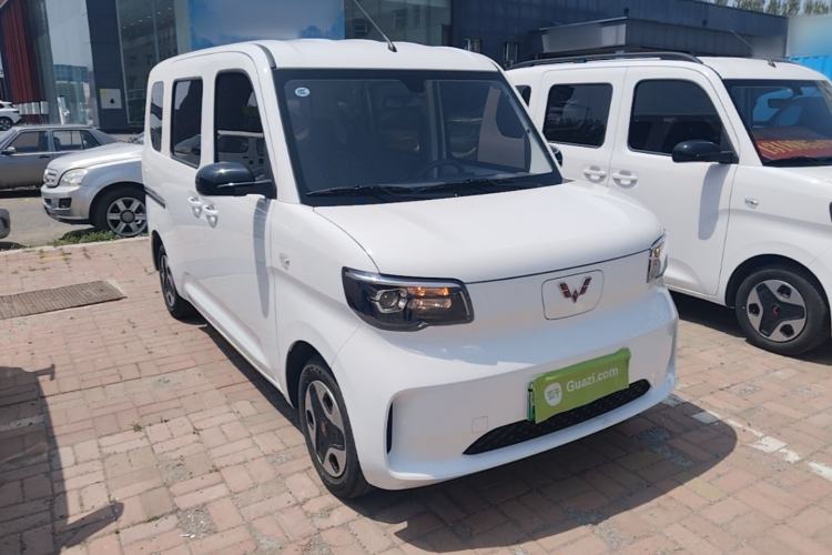 Used Wuling Zhiguang New Energy 2025 Standard Model Front Right 45 Deg