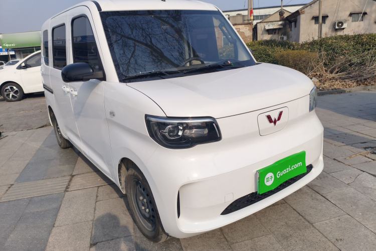 Used Wuling Zhiguang New Energy 2025 Standard Model Front Right 45 Deg