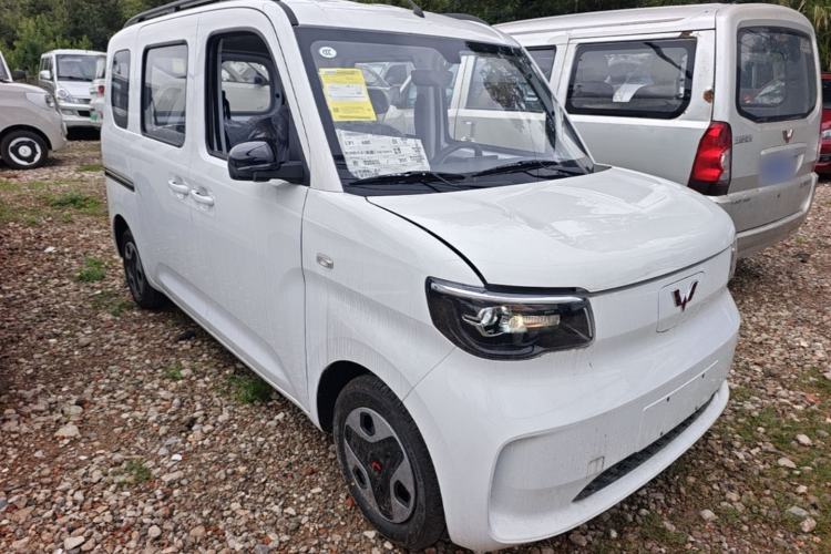 Used Wuling Zhiguang New Energy 2025 Model 305km Ambitious Edition Front Right 45 Deg