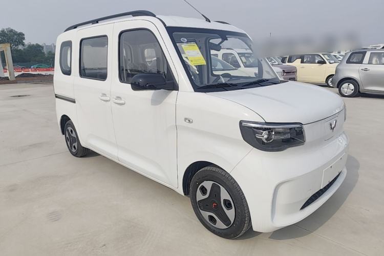 Used Wuling Zhiguang New Energy 2025 Model 305km Ambitious Edition Front Right 45 Deg